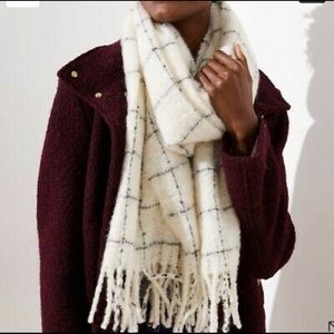LOFT Boucle Windowpane Plaid Fringe Blanket Scarf NWT
